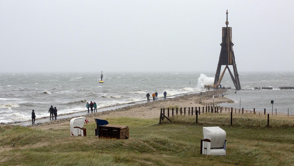 Warnung vor Sturmflut an der Cuxhavener Küste  CNV Medien