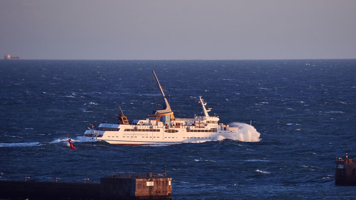 katamaran helgoland sturm