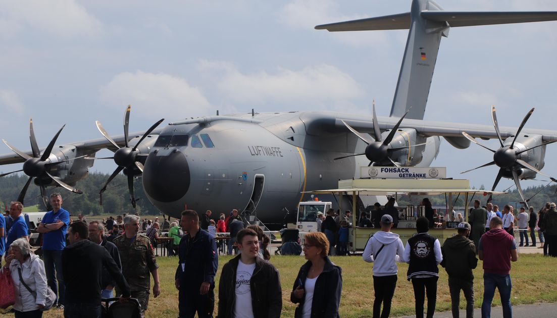 Tag Der Bundeswehr: 15 000 Besucher In Nordholz | CNV Medien