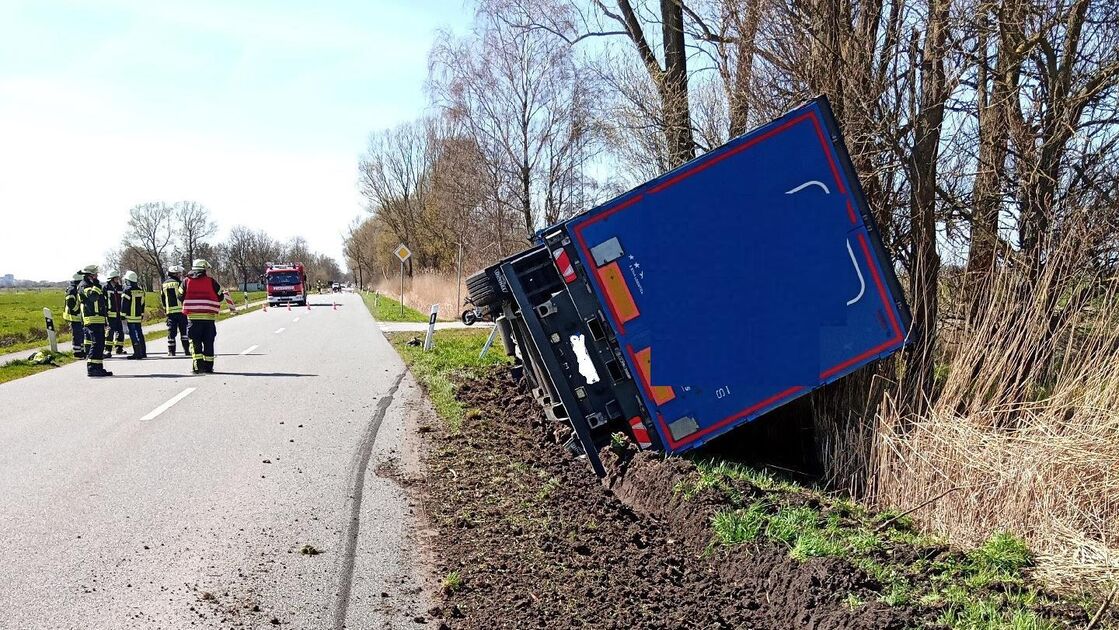 Unfall Im Kreis Cuxhaven: Betrunkener Fahrer Kippt Mit Lkw Um | CNV Medien