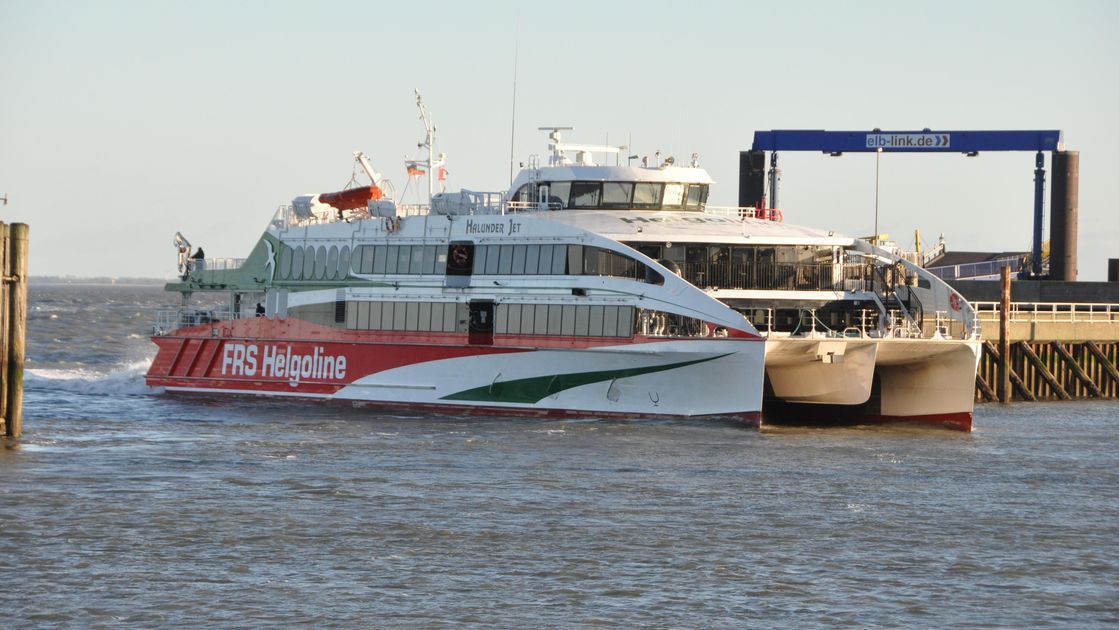 Cuxhaven: Helgoland-Katamaran "Halunder Jet" Startet In Die Saison ...