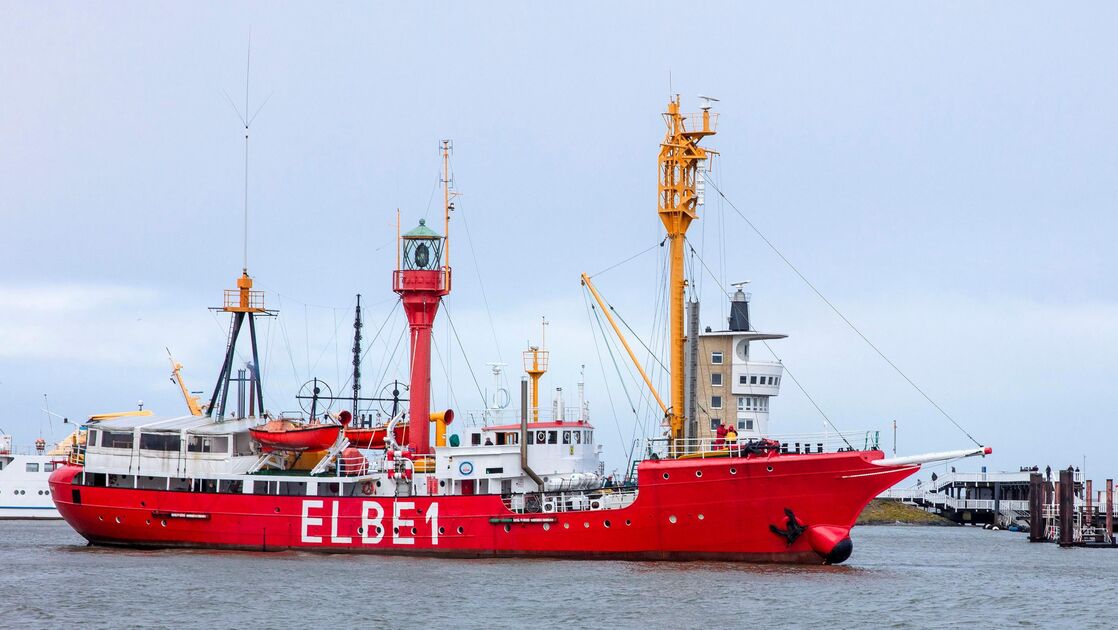 Cuxhaven Museumsschiff Elbe 1 Verlässt Die Alte Liebe Cnv Medien 