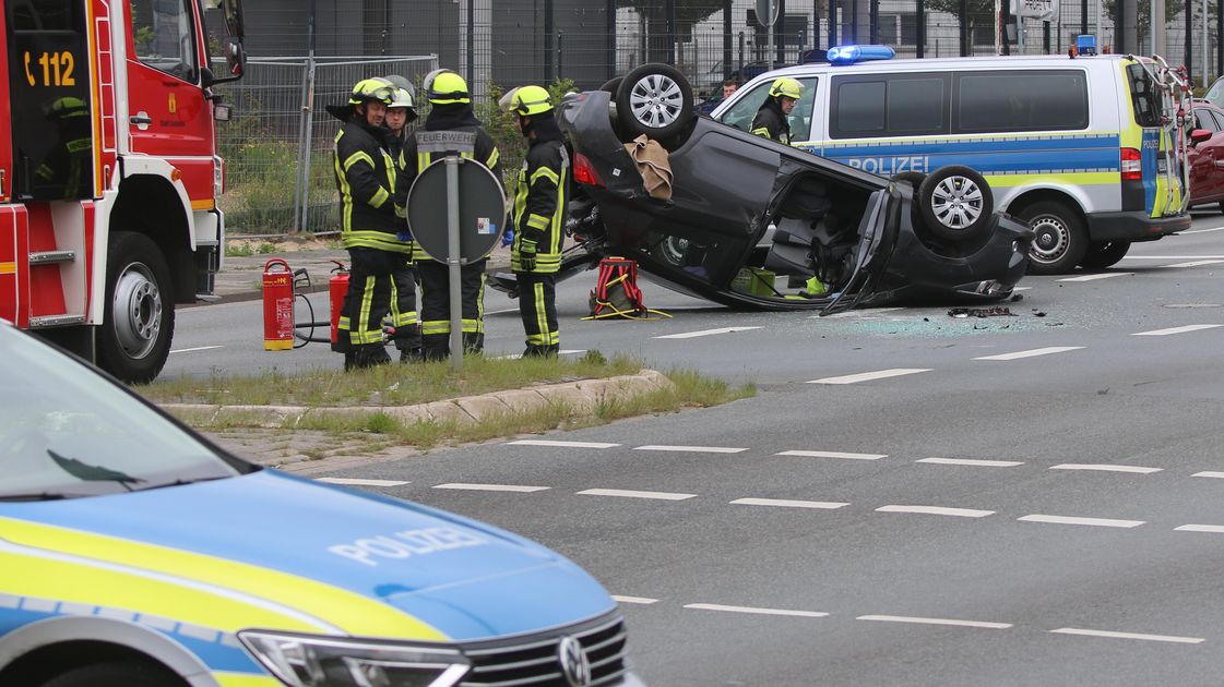 Schwerer Unfall Auf Grodener Chaussee In Cuxhaven | CNV Medien