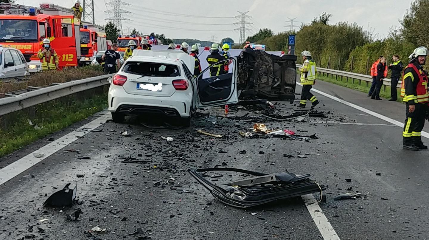 Geisterfahrerin Aus Dem Kreis Cuxhaven Verursacht Unfall Mit Zwei Toten ...